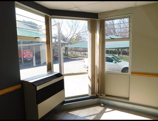 159M² OFFICE FOR SALE IN RANDBURG CENTRAL